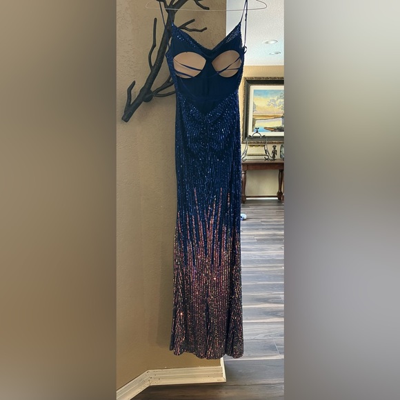 CITY VIBES PROM DRESS - Picture 7 of 12